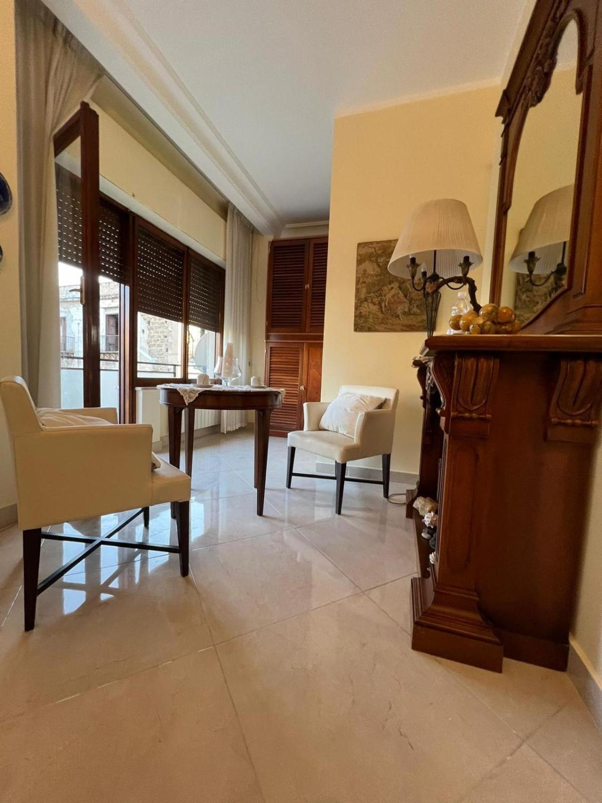 Cavoursuite Palermo Luaran gambar